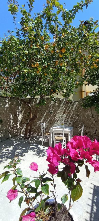 Kosta N'Tina Guest House Lefkada City Bagian luar foto